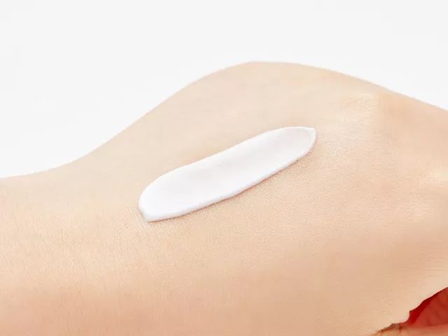 虎标颈肩霜和肩颈膏 (虎标肩颈霜能用在胸部吗)