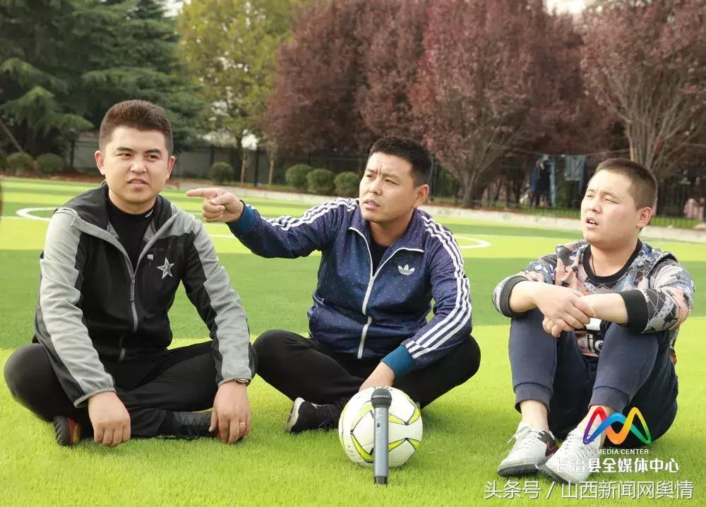 河北省衡水市景县足球场新店开业,全国唯一一座三面环海足球场