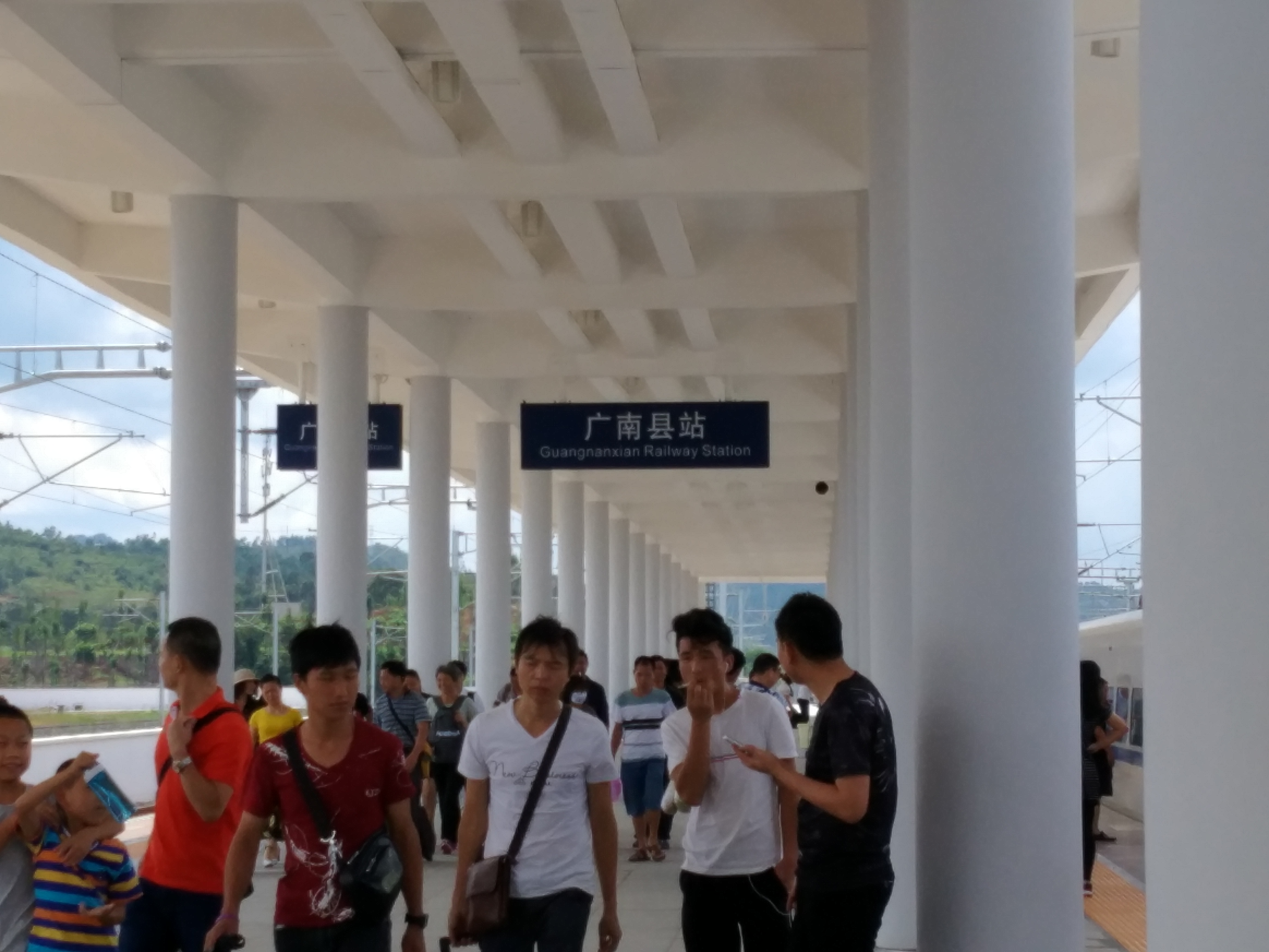 租车自驾多少钱一天,云南5天游租车划算吗