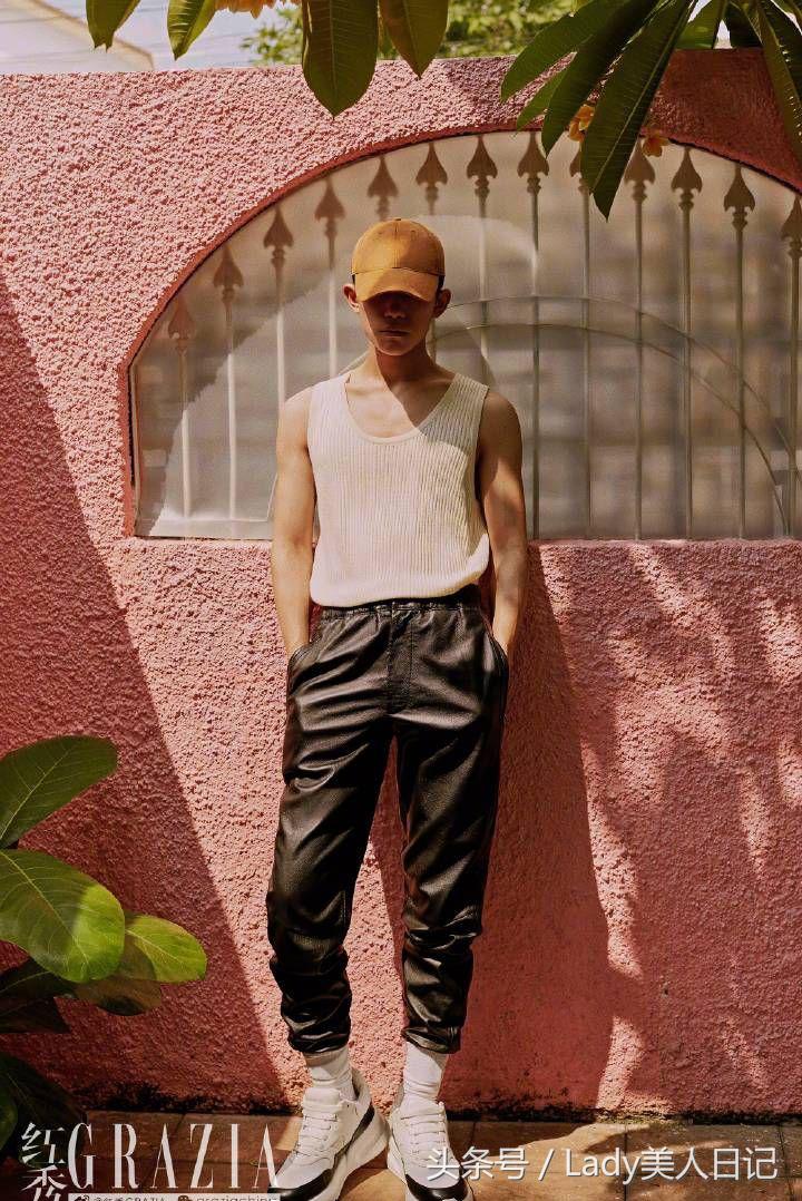 王俊凯芭莎封面,王俊凯近期穿搭