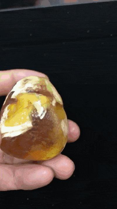 怎么辨别蜜蜡和塑料最直观的方法,蜜蜡越来越便宜是真的吗