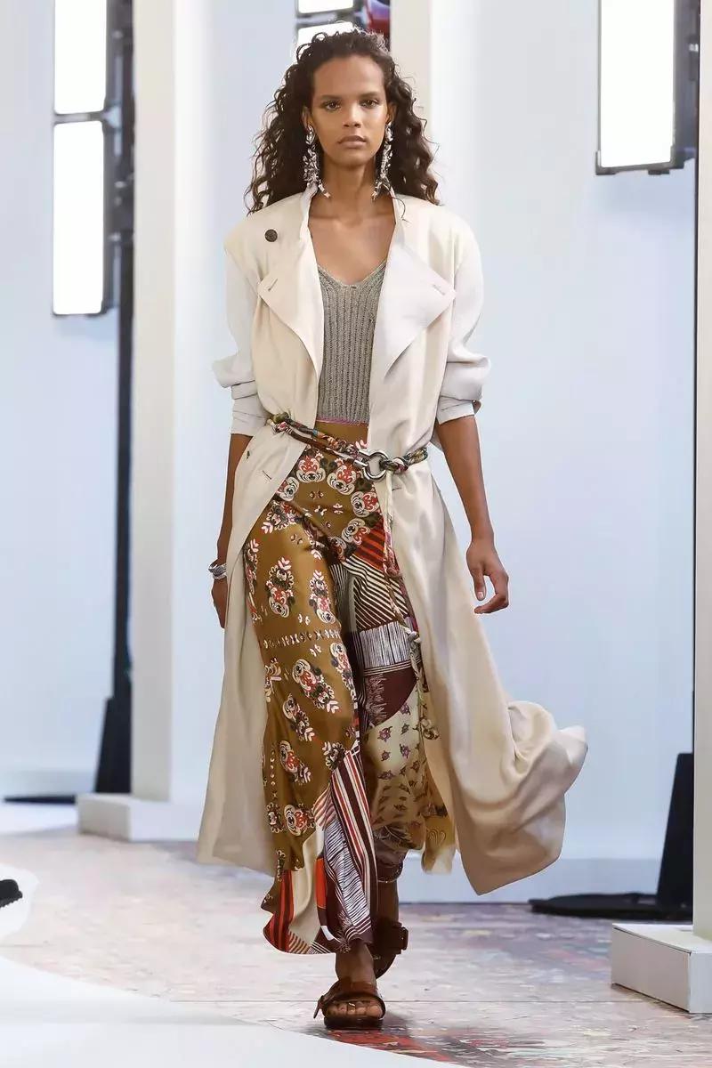 戚薇霸气走秀,唐嫣戚薇机场街拍大全