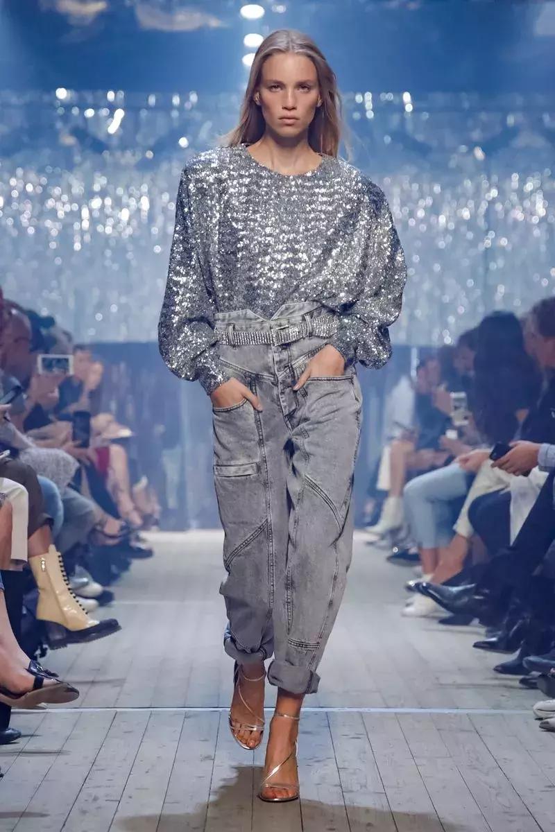 戚薇霸气走秀,唐嫣戚薇机场街拍大全