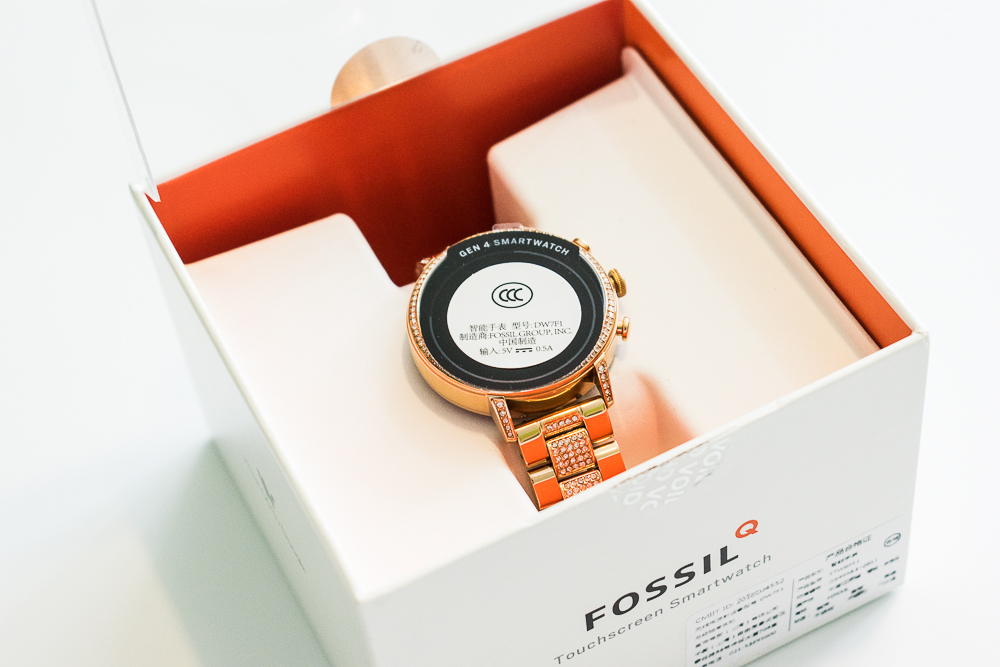 戴fossil手表,fossil智能腕表