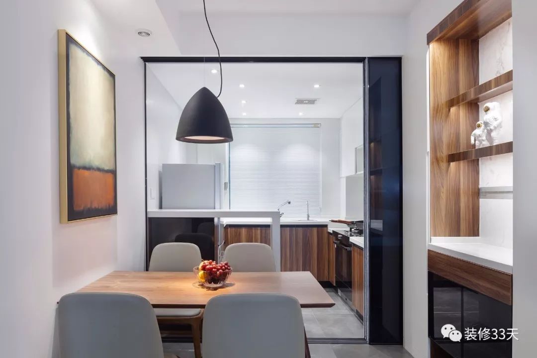 小三房客厅电视书柜一体,80平米两居客厅书房一体