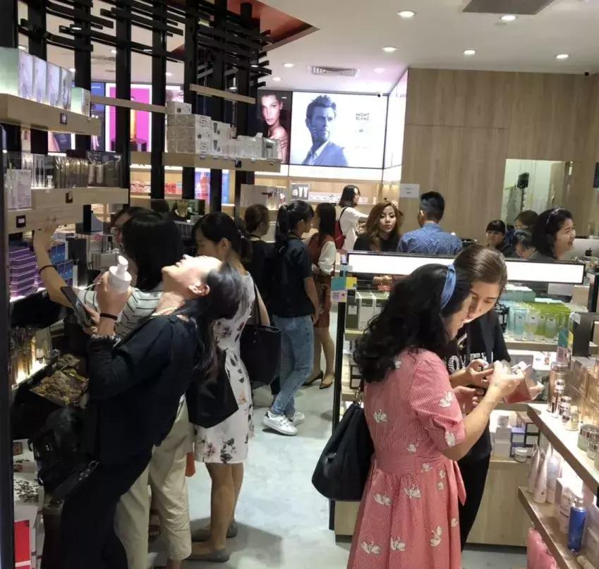 新加坡这家店怎么可以这样对待会员？宠炸天