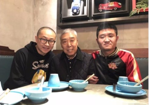 师胜杰砸挂郭德纲笑傲江湖,师胜杰笑傲江湖完整版