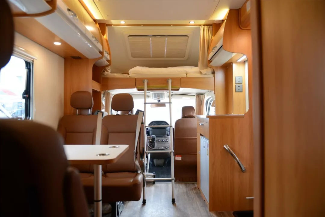 皮卡房车出租一个月多少钱 (房车出租价格多少钱一天)