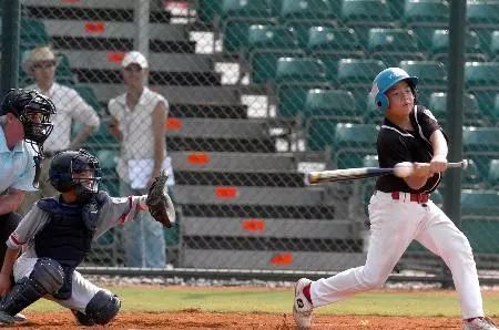 王源大背头班小松,王源美职棒球赛开球完整版