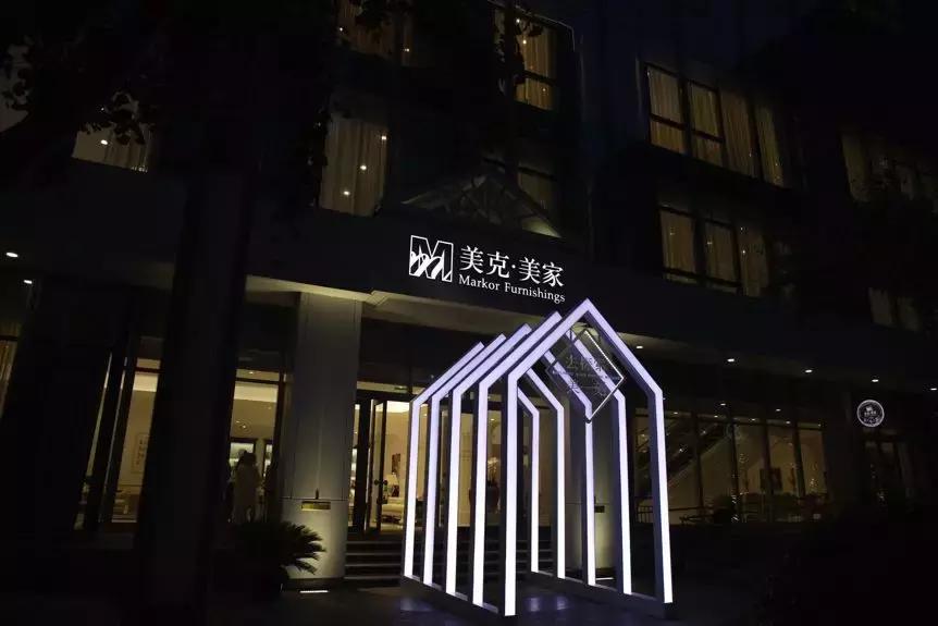 秋冬流行的颜色搭配衣服,秋冬穿搭流行款式