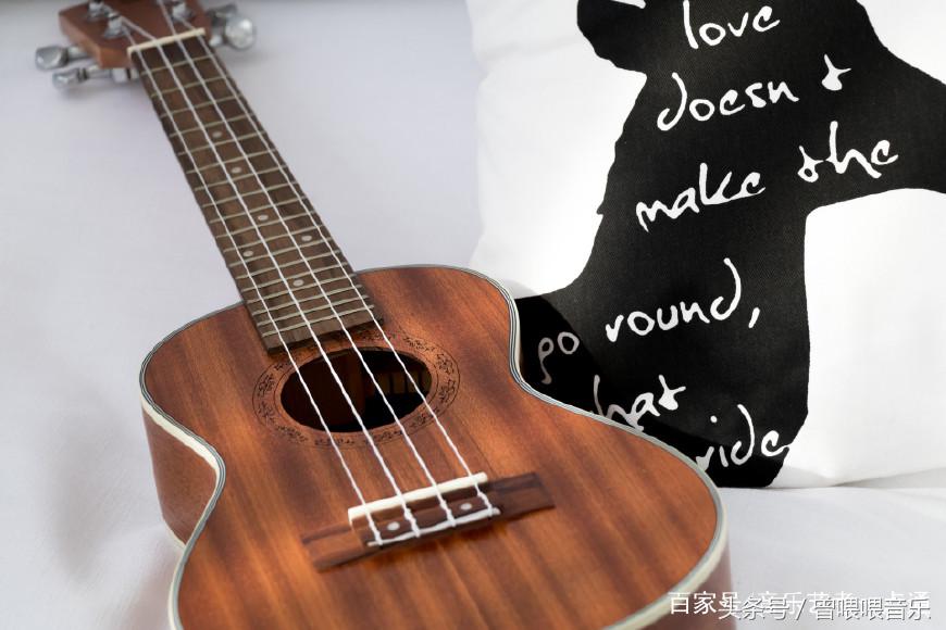 自学尤克里里零基础指法,新手尤克里里怎么才能学会弹唱