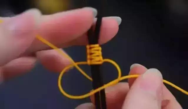 文玩手串串珠怎么打结,文玩手串水晶弹力绳子打结方法