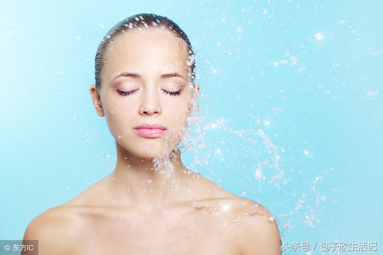 兰蔻粉水和雅诗兰黛水哪个好,兰蔻粉水味道不一样怎么回事