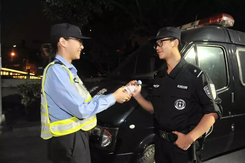 迎国庆为祖国母亲庆生,国庆我在岗用坚守致敬祖国