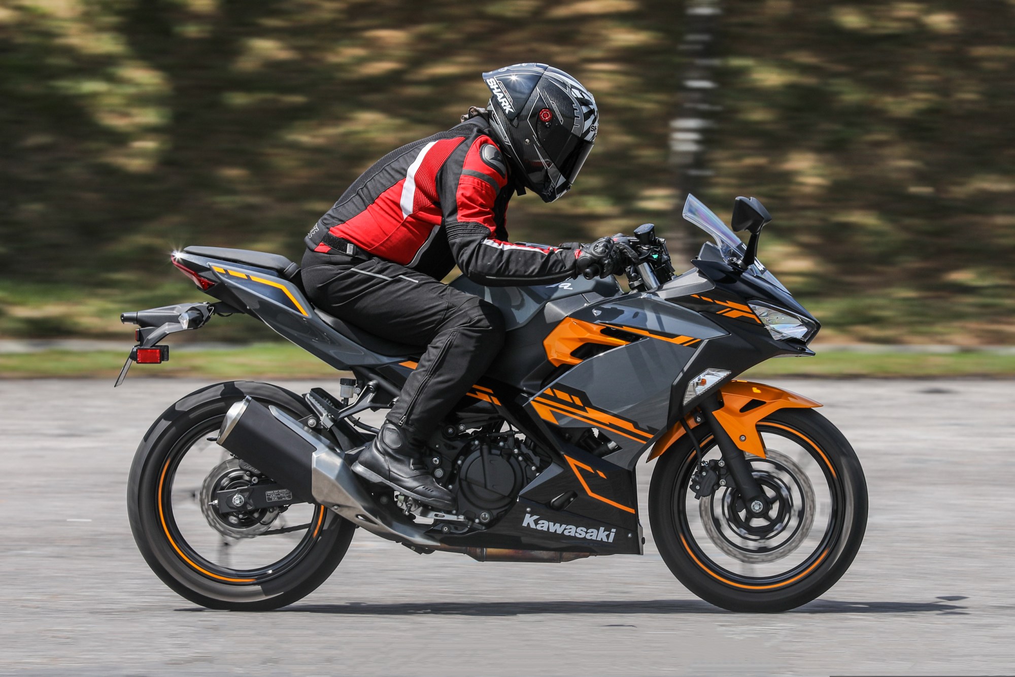 2015年川崎小忍者ninja250,17款川崎ninja250极速测试