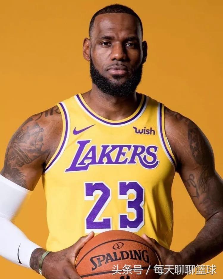 勒布朗詹姆斯生涯总薪水,勒布朗詹姆斯高中生涯