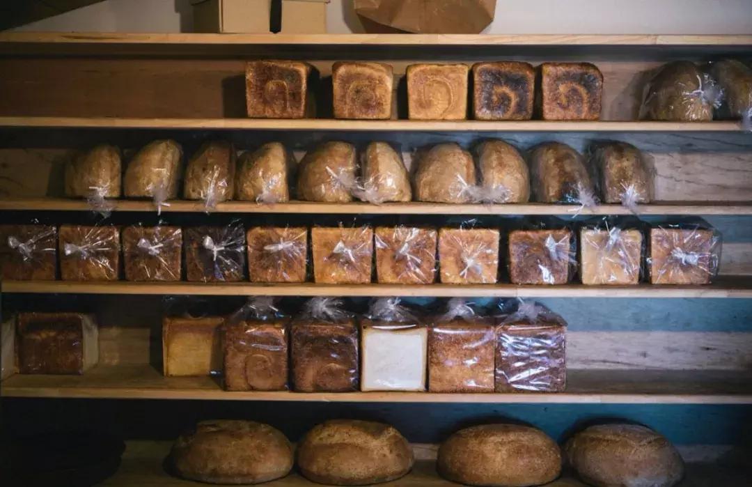 石窑面包店内实拍视频,天然酵母的石窑面包店