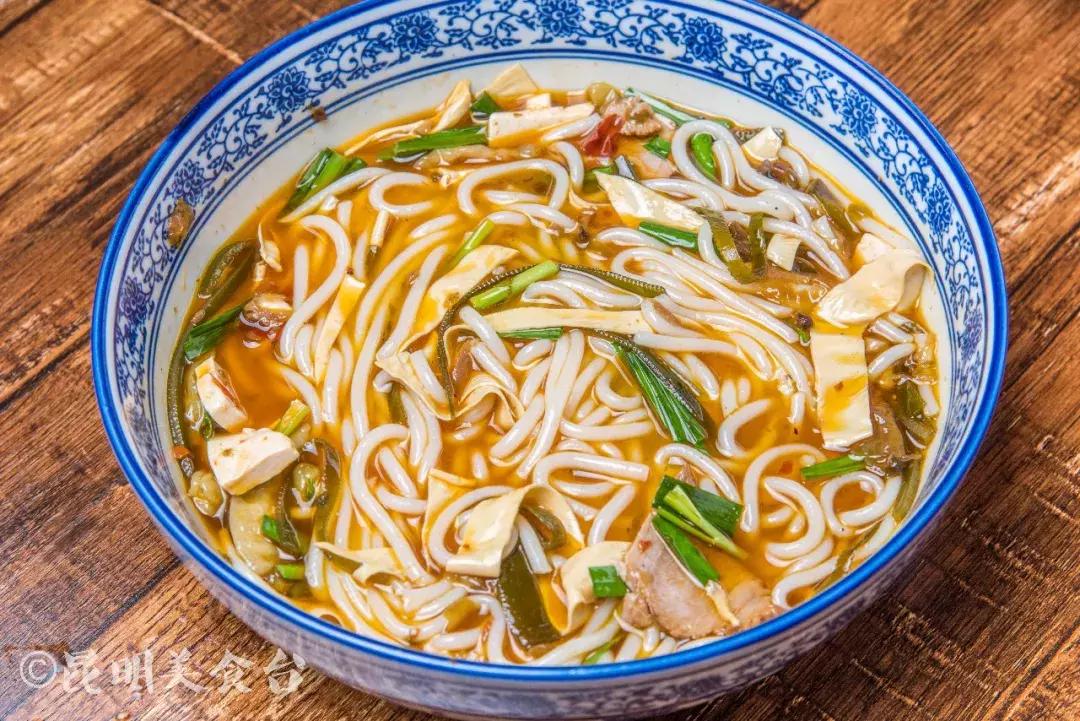 藏在昆明街巷里的10家米线店,昆明古镇米线店