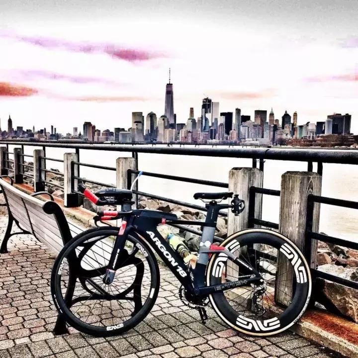 论自行车重要,论自行车跑不过汽车