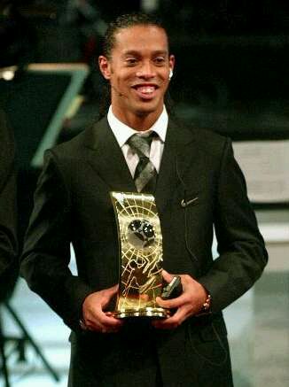 巴西著名的足球明星,足球明星年薪一览表