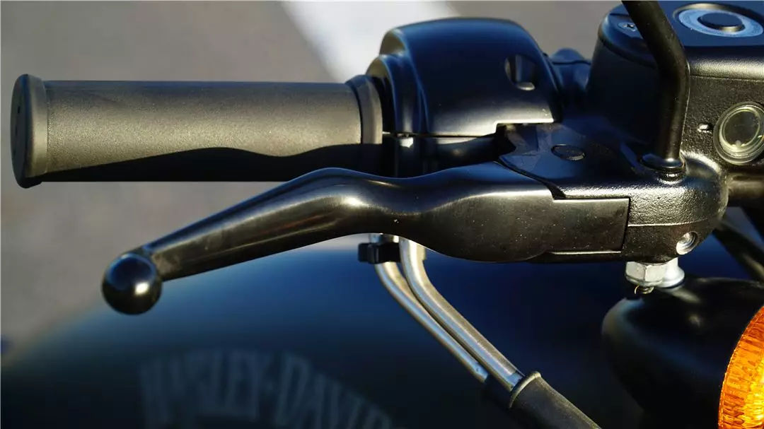 小姐姐为啥大爱硬汉？请看哈雷给出的答案