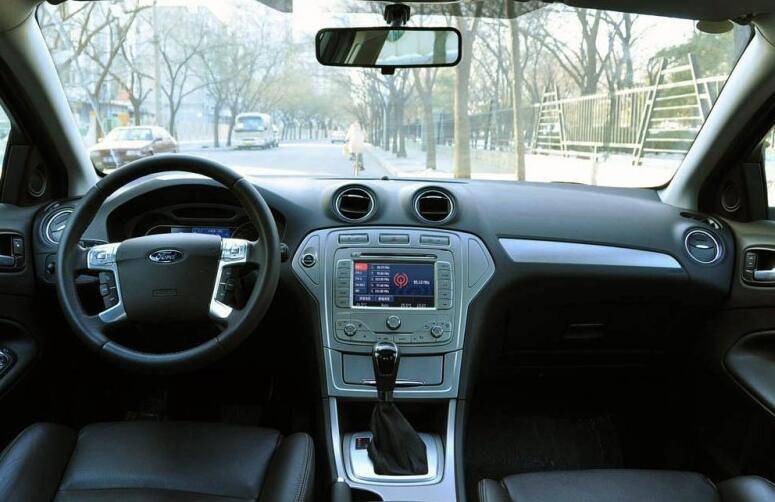 13年的蒙迪欧好还是奥迪a4l好,奥迪a4l比较2022款蒙迪欧