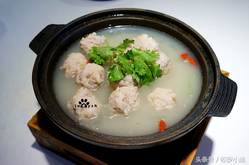 膳待自己，舒享生活，我在嘉和一品舒享一碗粥的小幸福