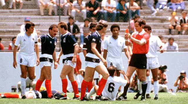 足球界的十宗罪,足球史上10大最具争议判罚