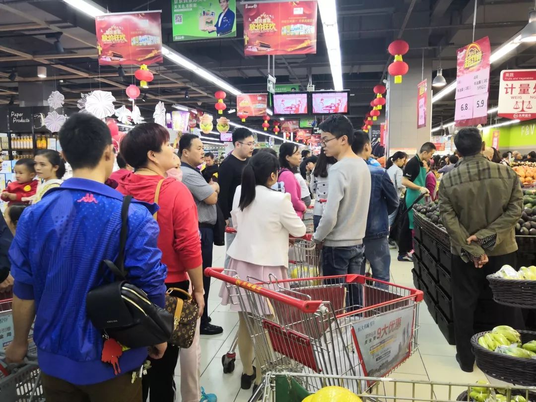 去外地旅游半路堵人,出去游玩堵在高速上怎么办