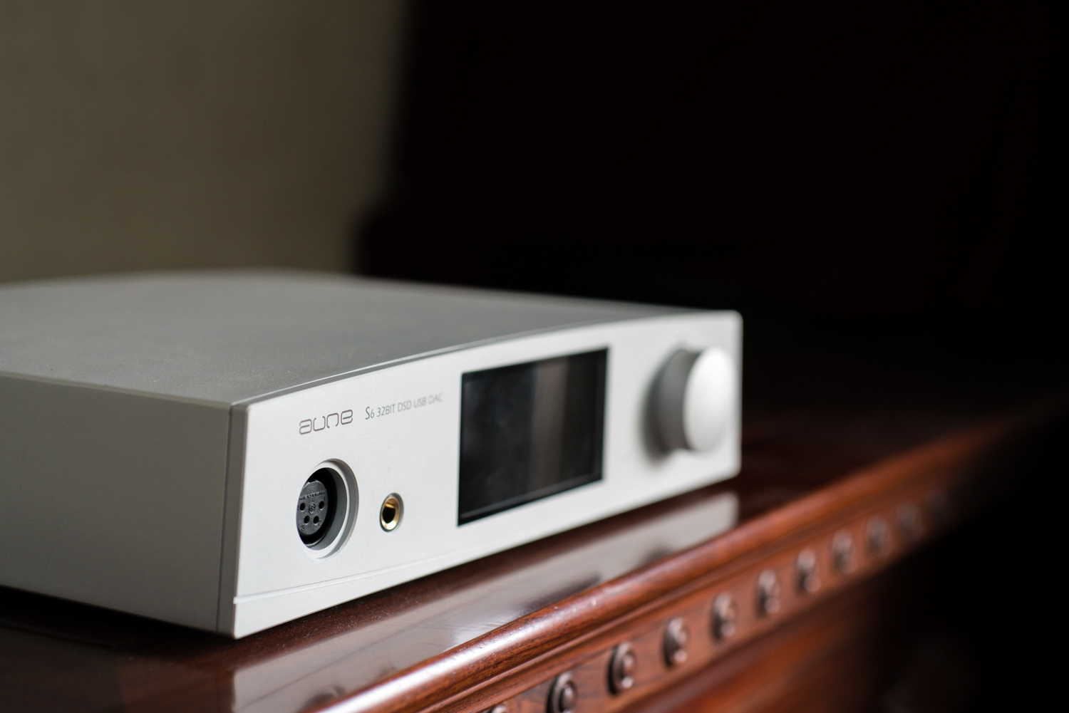 均衡、省心的桌面之选，拔草AuneS6解码耳放一体机