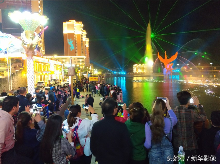 陕西凤县音乐喷泉灯光秀,凤县凤凰喷泉今晚开放不