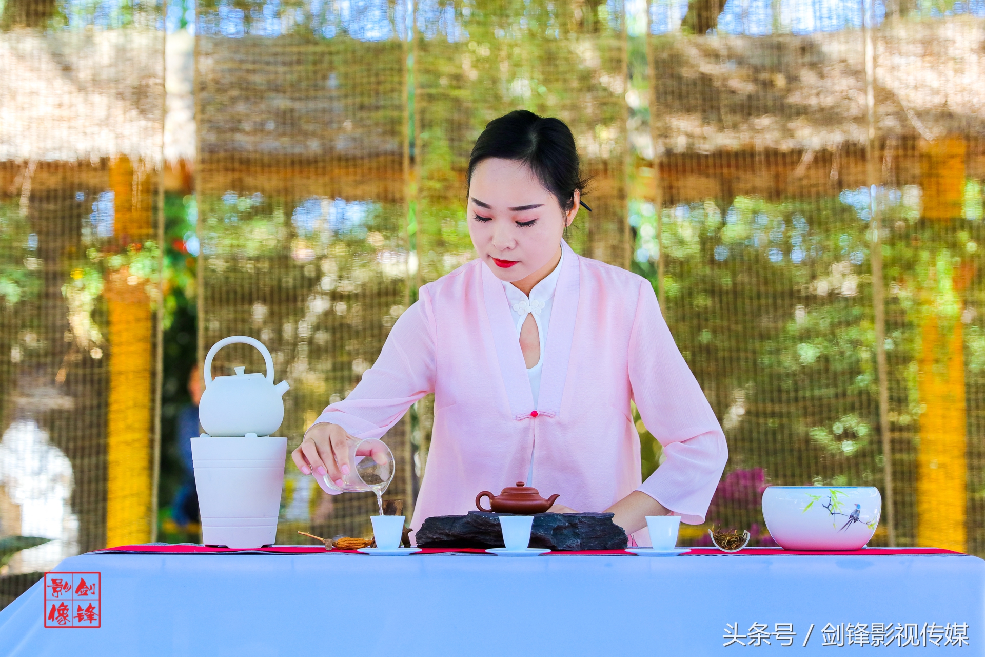 鄢陵国庆人如织古乐茶歌芳香溢