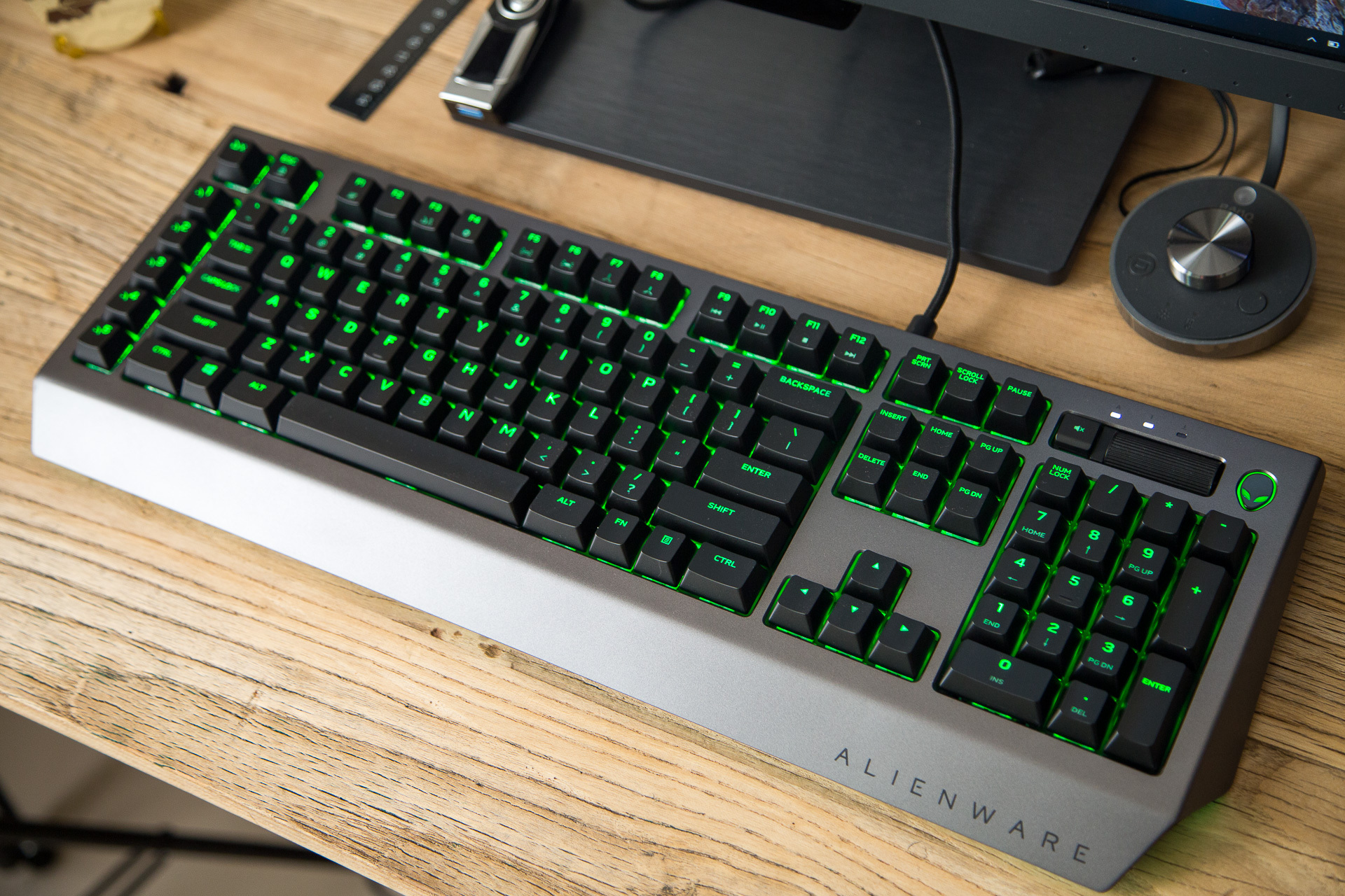 alienwarem18机械键盘和普通键盘,alienwarex15机械键盘