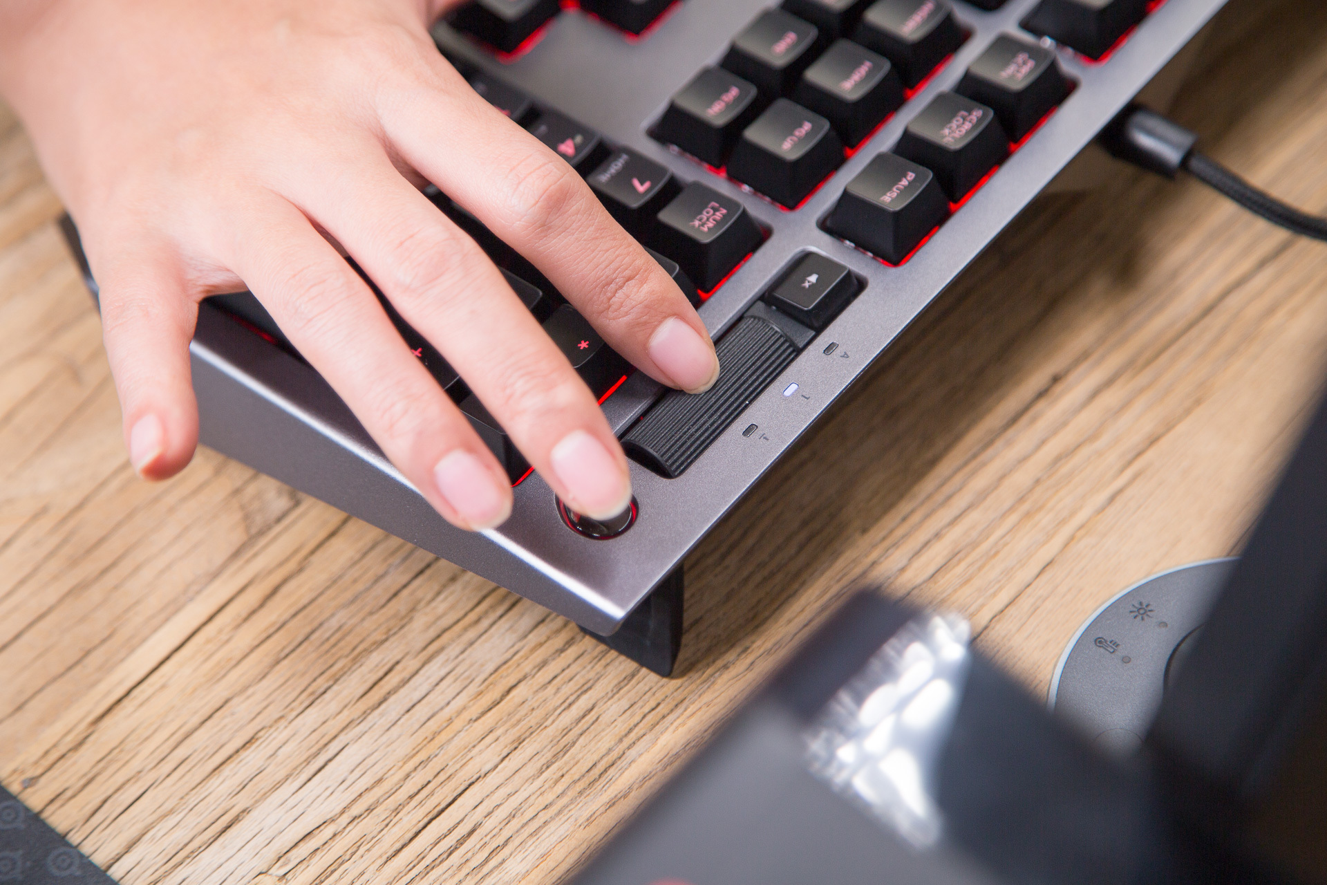 alienware键盘580,alienware19键盘评测