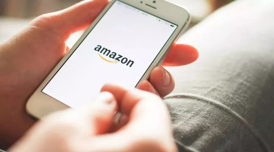 世界首富贝佐斯采访视频,世界首富贝索斯给年轻人的建议