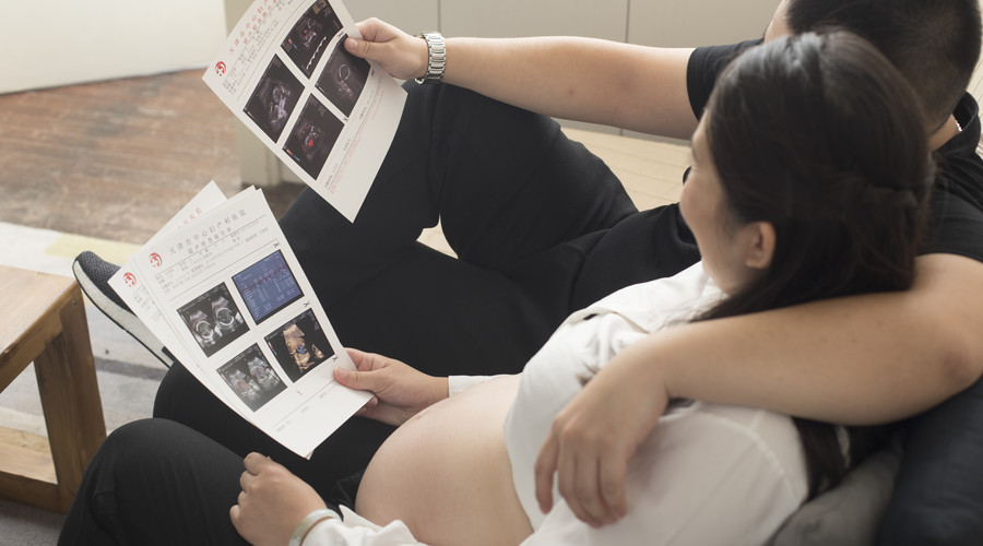 怀孕了羊水太多了怎么办,怀孕一般羊水多好还是少好