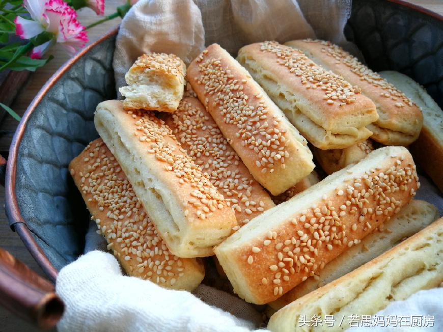 正宗香掉牙千层饼窍门,山东正宗香掉牙千层饼教程