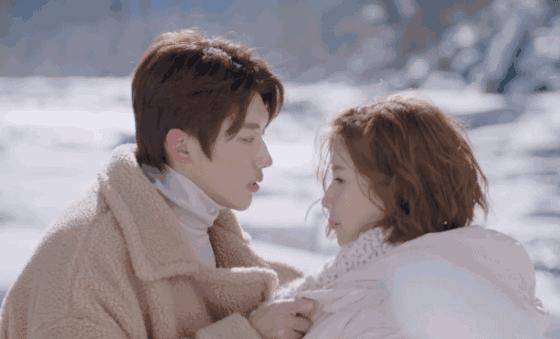 蔡明和蔡徐坤的电影,蔡徐坤和蔡明小品