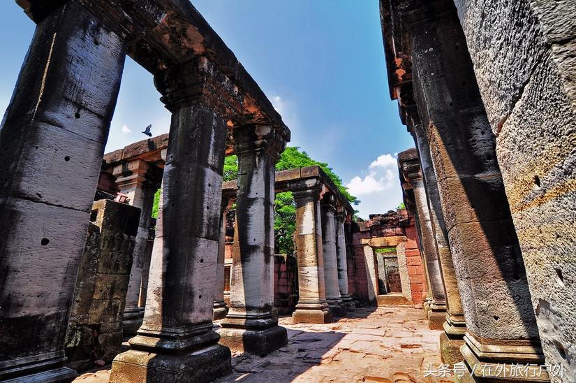 不去普罗旺斯和柬埔寨,千元飞到泰国看最美向日葵田和高棉遗址