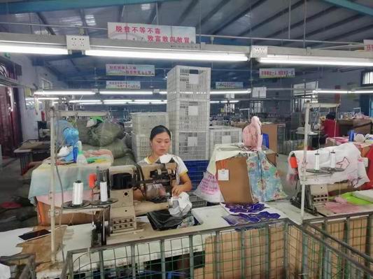 兴隆镇扶贫车间助力脱贫攻坚,鹿邑任集乡服装制衣厂