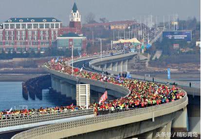 以爱之名 为爱奔跑丨周生生联合青岛海上马拉松大放甜蜜福利！