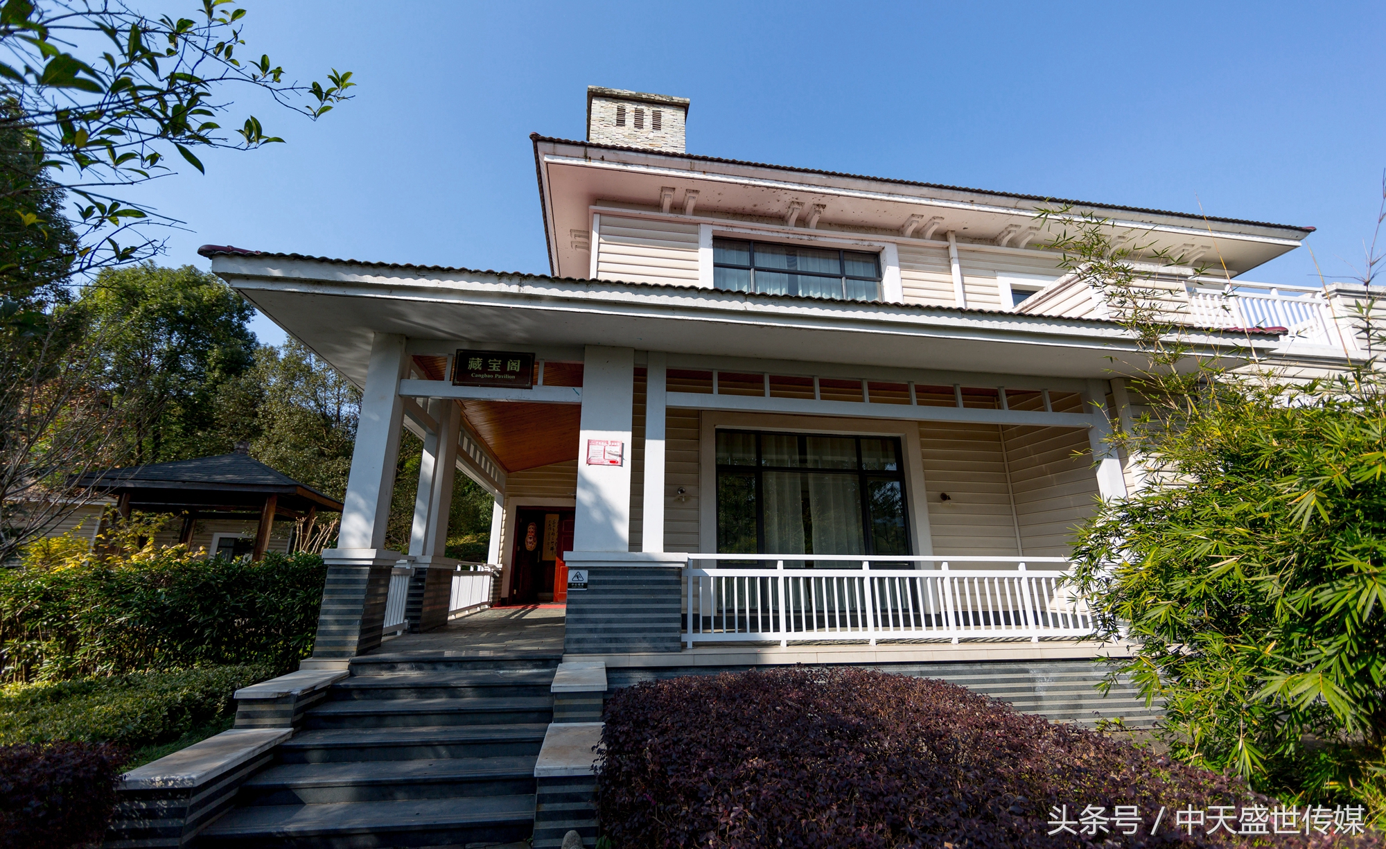 嘉鱼山湖温泉推荐,嘉鱼爱马仕