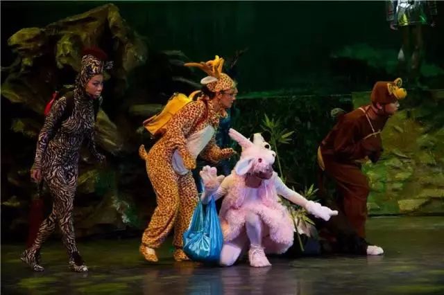 鍗楀畞閫傚悎鍎跨鐪嬬殑琛ㄦ紨,骞胯タ鍗楀畞鍎跨鍓у満