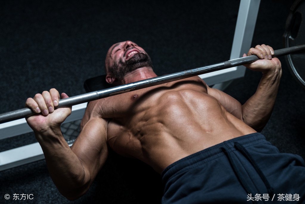 初学者怎么练习卧推,卧推快速提升技巧