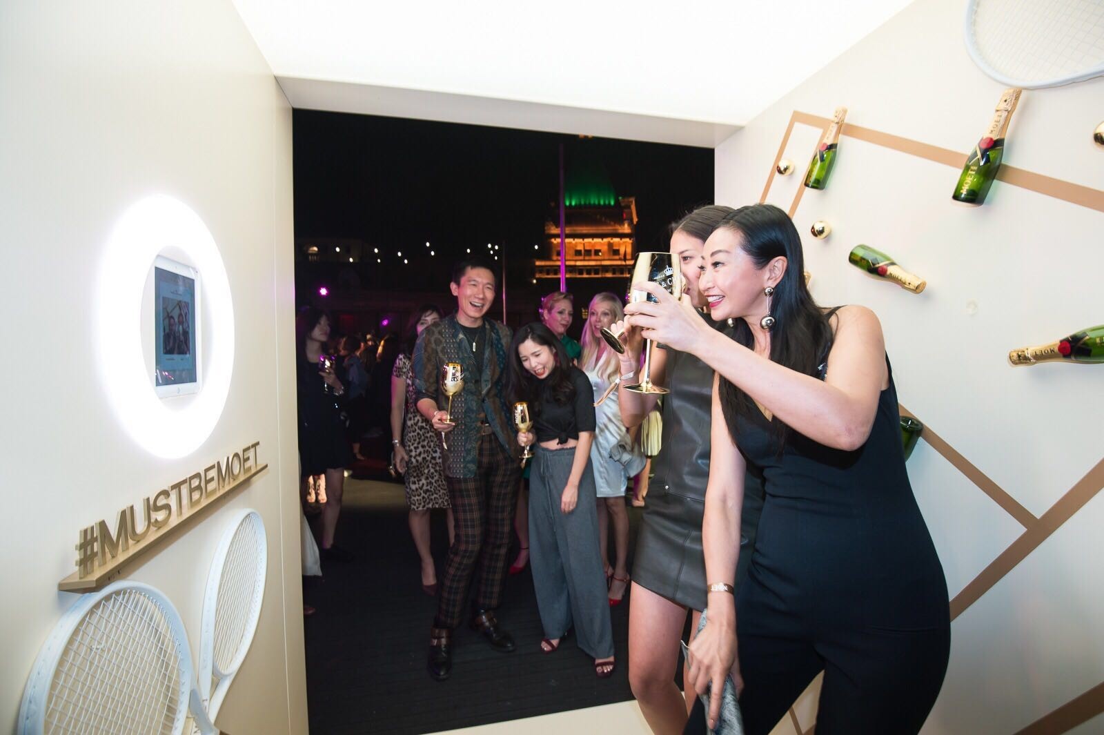 酩悦香槟与拿破仑,酩悦香槟上海新天地