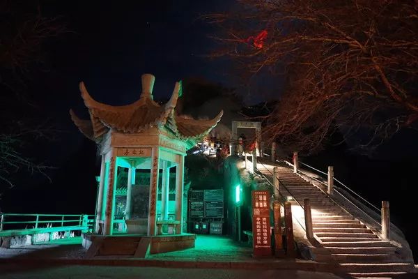 爬华山最佳时间旅游攻略图,登华山攻略爬华山的最佳路线图