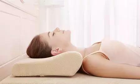 为了好看的耳钉打了耳洞,耳环推荐小众无耳洞