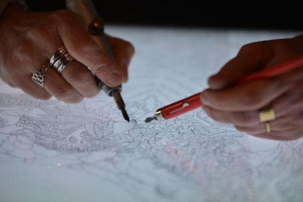 爱马仕丝巾：造梦者的霓彩丝语