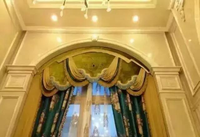 半圆弧窗幔窗帘效果图,别墅窗纱幔头效果图