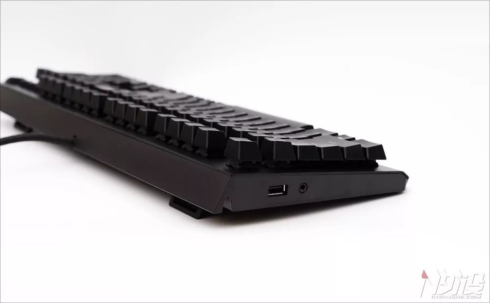 黑寡妇键盘是哪个国家的,黑寡妇属于量产键盘吗